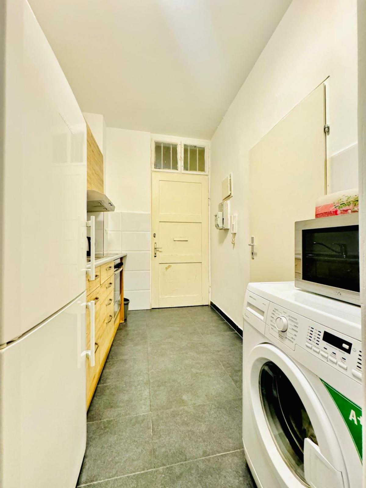 Amazing 2Br Apartment Near Praterstern فيينا المظهر الخارجي الصورة